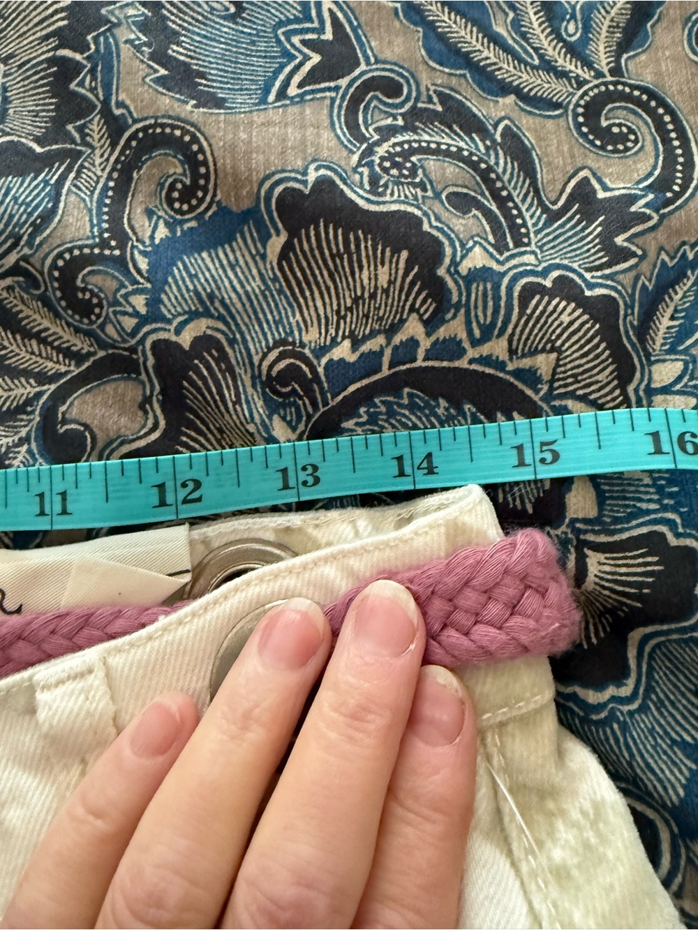 We the free Free People Women's Moxie Printed Flocked Barrel Jeans size 25 - Picture 6 of 8